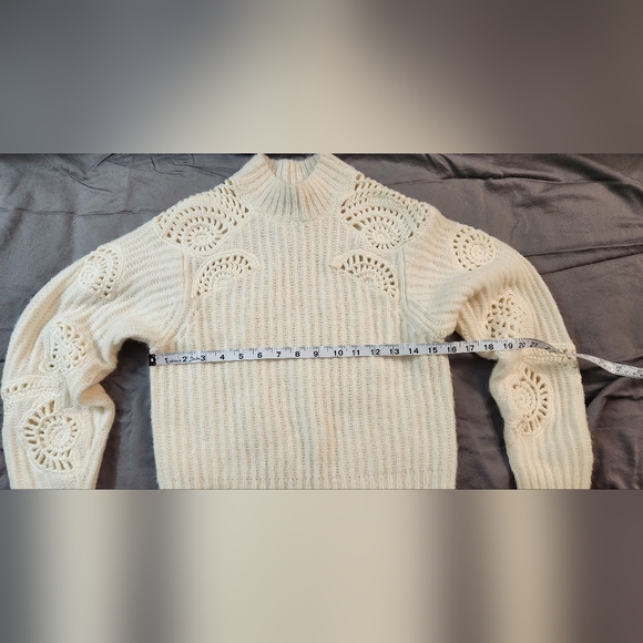Vince Soft Cream Knit Sweater - Picture 2 of 4